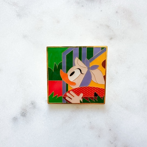 Loungefly Daisy Duck Pin - Picture 2 of 5